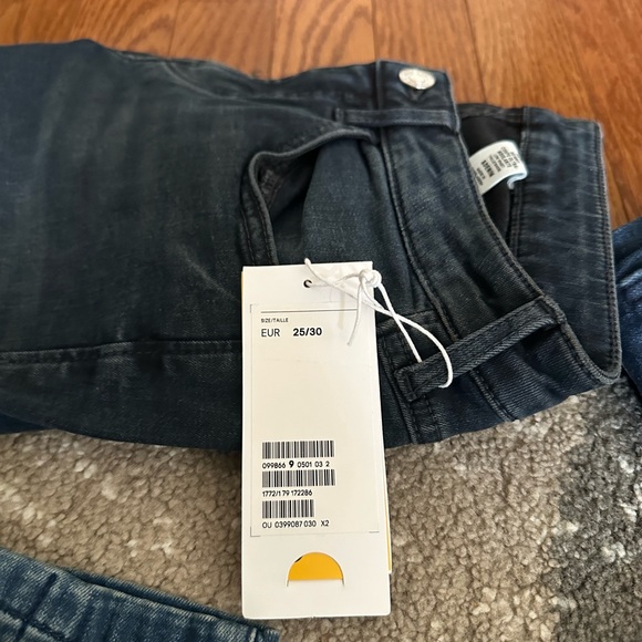 Lot 5 brand new jeans - bulk clothing for keeping or reselling - Picture 6 of 9